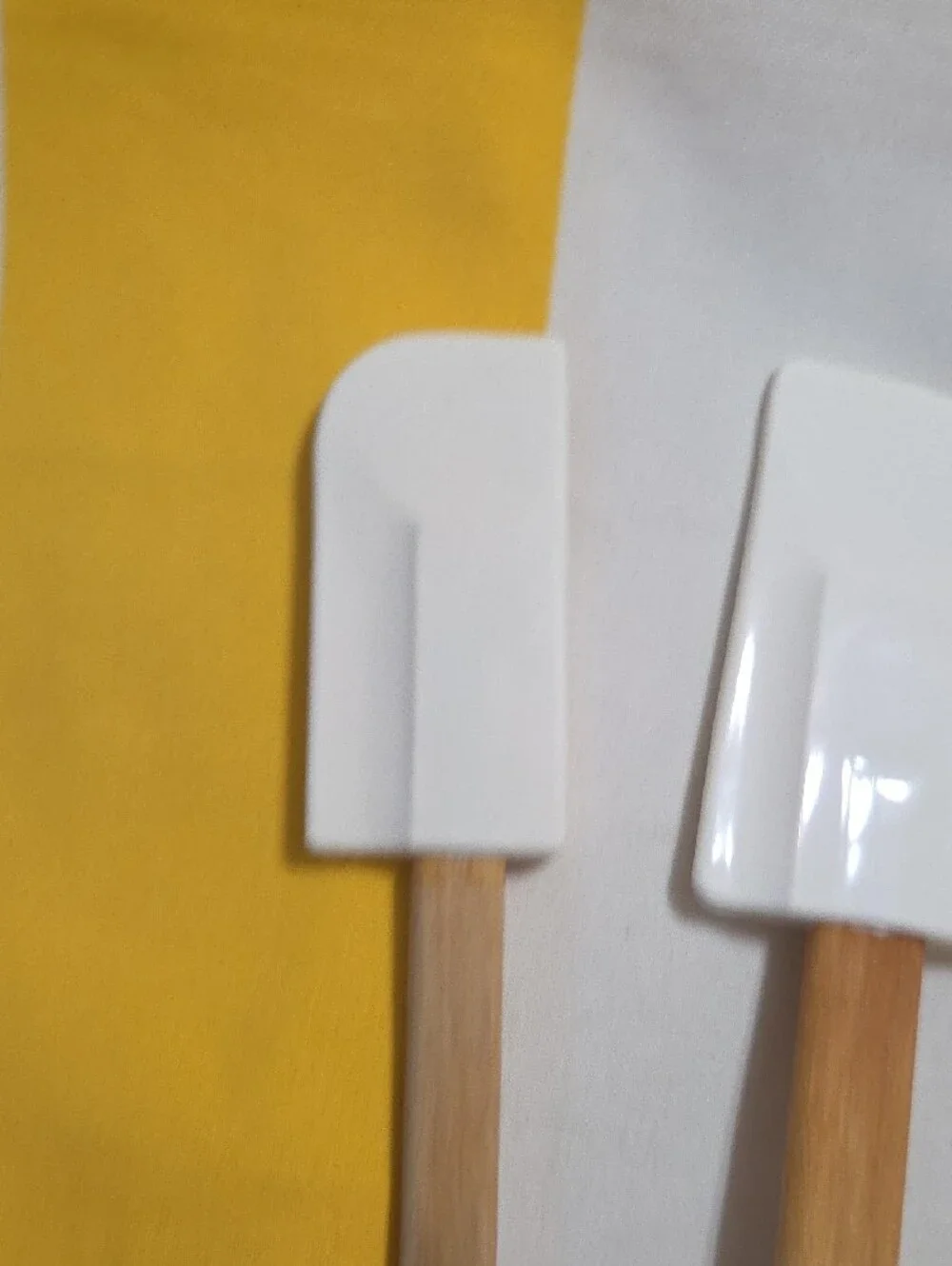 Le Creuset White Silicone and Wood Spatula Set - 3 Piece